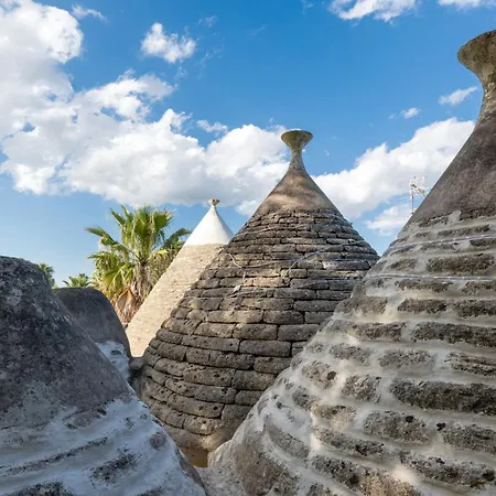 I Tre Trulli Bed & Breakfast 2*